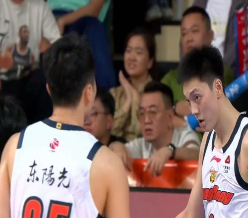 大鱼来了！男篮锋线国手拒签顶薪，或被广东队“2换1”交易抢下