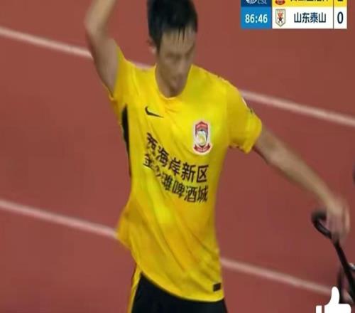 追根溯源！德比大乱斗皆因球童而起，中超隐形乱象必须根治