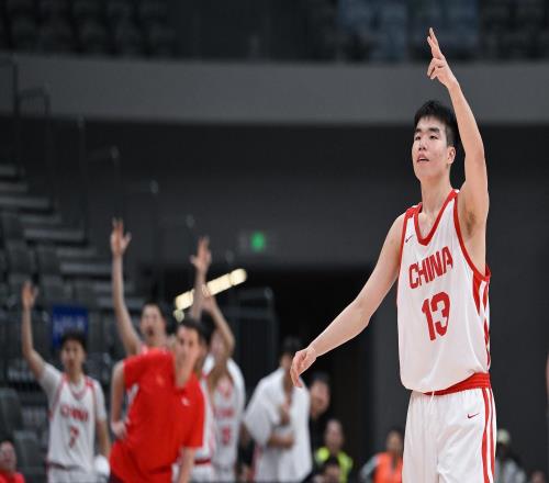 U18男篮亚洲杯三项数据第一：助攻27次、命中率52.2%、三分43%