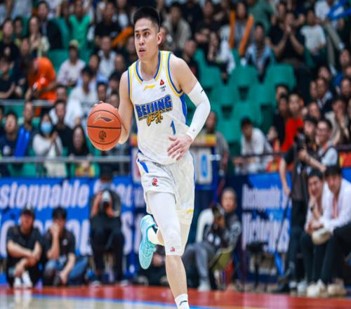 不走了！CBA顶级控卫与北京首钢达成顶薪续约合同，李楠盼来夺冠拼图
