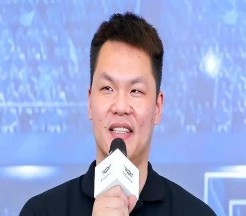 广东男篮官宣：朱芳雨辞职卸任总经理出任历史首位“荣誉顾问”