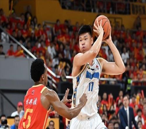 正式确定！范子铭不会被交易，留在北京首钢