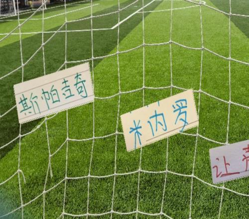 在8天三赛里面北京国安斯帕一场未出海港让克劳德打满一场申花米内罗都是替补