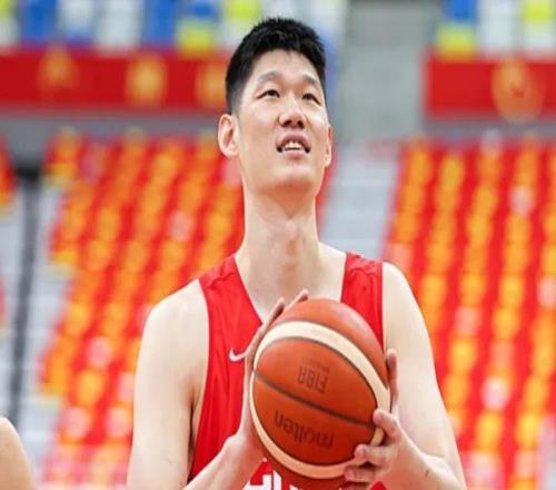 广厦球迷放心了！球队更倾向于留住胡金秋，基本盘稳住了！