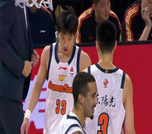 杜锋下课后！CBA暴力控卫将退出广东队，这可是“加强版徐杰”