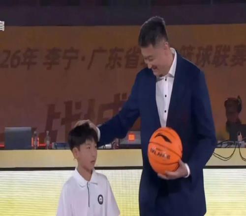 杜锋任广东男篮总教练