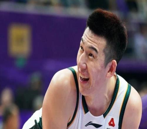 中国男篮在卡塔尔给赵继伟庆生，杨瀚森仍然进入不了NBA轮换，付豪谈赛季目标以及自身不足