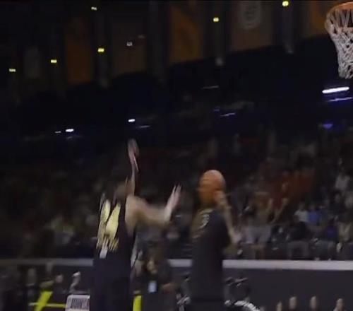 8号种子掀翻1号种子！陈登星飞人臀下换手坐扣淘汰NBA扣篮王麦克朗