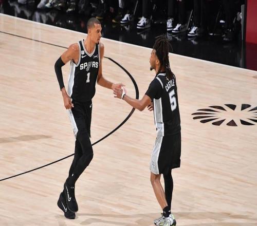 CBS评NBA最强双人组：马刺文班亚马+卡斯尔登顶，库里追梦仅第12