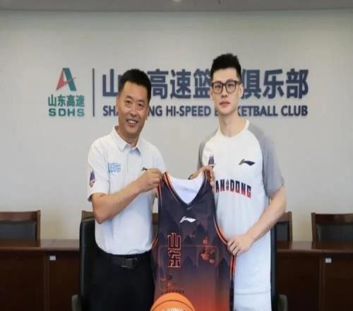 山东男篮官宣：潍坊后卫王岚嵚正式加盟山东高速男篮