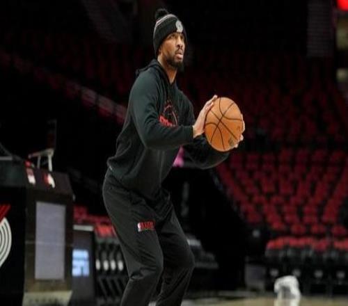 利拉德：高中教练曾断言我进不了校队但我坚定认为能进入NBA