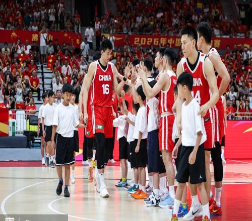 中国男篮vs卡塔尔12人名单揭晓：赵继伟王俊杰杨瀚森领衔，明日0点开战