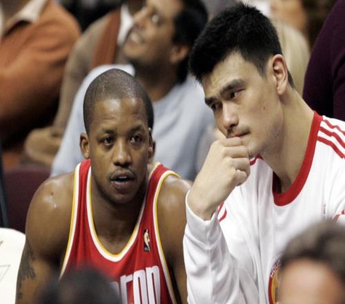前NBA火箭顶级后卫，CBA仅待13天，4场2分被裁！16年后才曝出真相