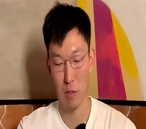 笑喷！周琦回应网友热评：现在才知道你多厉害硬顶生化人