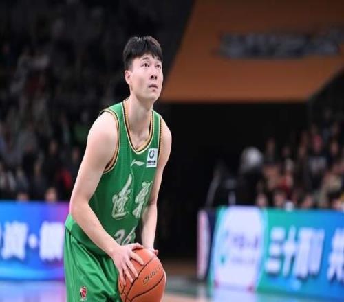 一天之内完成反转！鄢手骐3年C类合同续约辽宁，成辽篮注册第2人