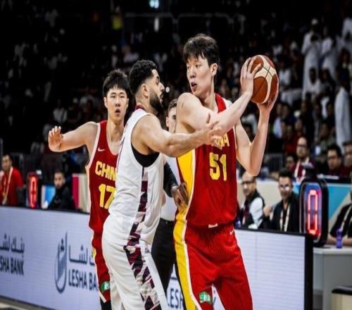 NBA回归国家队最佳一战！杨瀚森11中7轰15分9板轻松统治内线