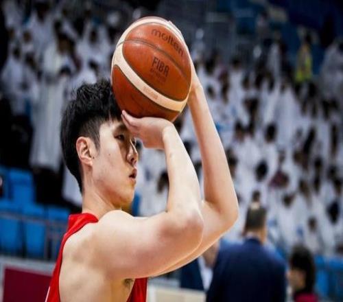 没有辜负郭士强重点培养！赵嘉义战卡塔尔11+3锁定男篮主力4号位