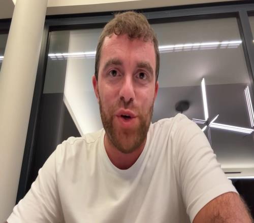 罗马诺：过去几小时小蜘蛛一直表示想去巴萨，枪手始终在等他