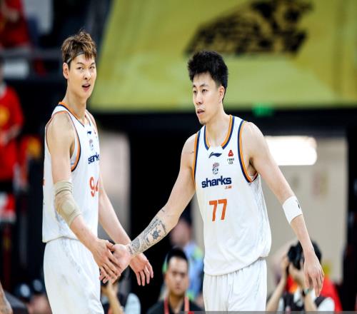 上海注册16名国内球员：张镇麟D类顶薪续约四年李弘权两年C类