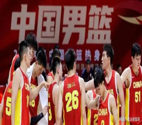 胡金秋10分杨瀚森8分，中国男篮半场领先卡塔尔11分
