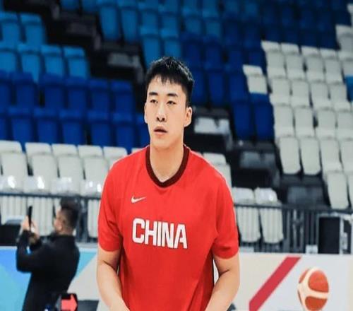 虐卡塔尔2将身价被打没了！王俊杰仍无状态，庞峥麟进攻梦游！