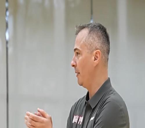 要来CBA了广东宏远接触丁威迪！新主帅首次发声，黄明依走徐昕老路