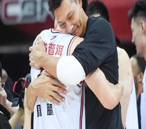 热议周鹏重返广东：功勋老将温情回归未来有望退役球衣接任主帅