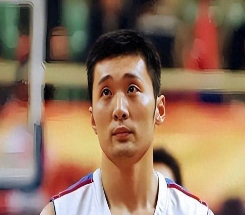 CBA万分先生刘炜现状：卸任主帅低调返乡，谁料儿女却重走老路！