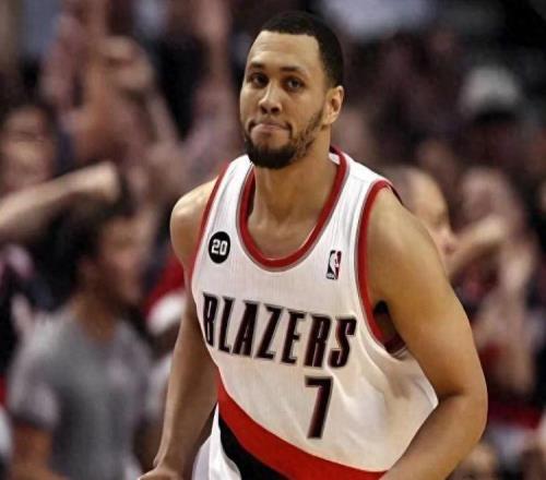 盘点NBA巅峰陨落的7大球星，罗伊上榜，姚明入前3，第1无悬念