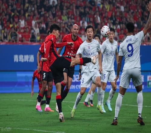 11，成都蓉城又躺赢，球迷：给机会也不中用，5连平+7连败也能夺冠