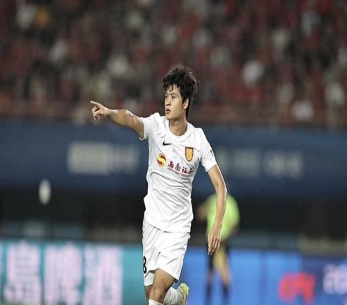 点赞！25岁中超球员进球后亮出护腿板勇敢发声：停止虐待动物