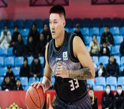 CBA自由球员名单更新：减至8人，同曦3人离队，曾繁日完成注册