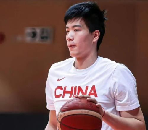广东男篮传来喜讯！连签3魔王、续约2战将，2米12盖帽王加盟