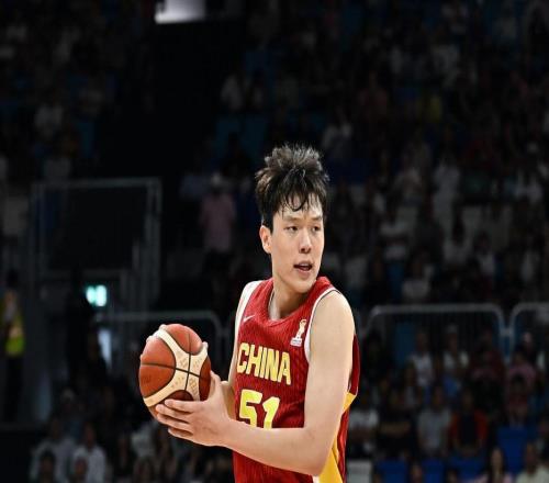 半场9分5板还中三分，杨瀚森让男篮尝到NBA现役球员的甜头