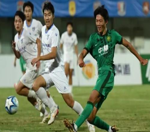 国安前锋精通3门外语！留洋4年+学霸属性，与父亲同框圆工体梦