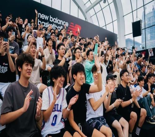 NBA球星马克西首次中国行：从训练场到街球场，与年轻球员直面篮球