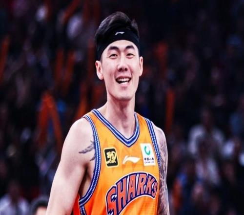 拒宝岛联赛高薪！刘铮续约1+1老将合同留守上海第2年俱乐部选项