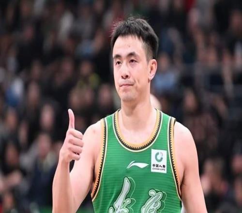 辽宁男篮15人注册名单出炉！付豪两年顶薪续约，3小将进入一线队