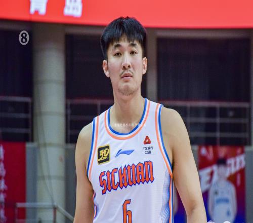 四川男篮一口气注册6人：两名新秀签A2类合同，洪辛C类续约一年