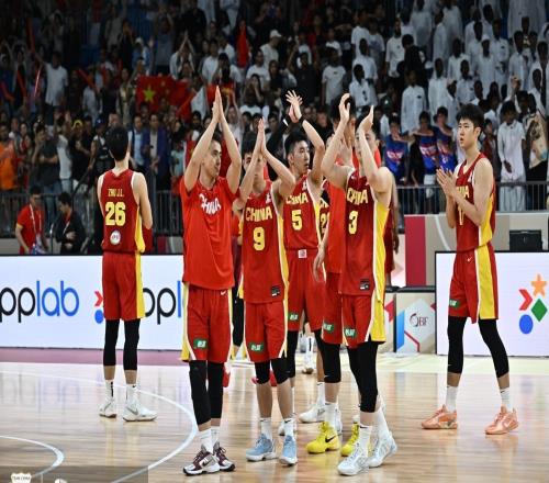 中国男篮首发不变：赵继伟、贺希宁领衔对阵黎巴嫩