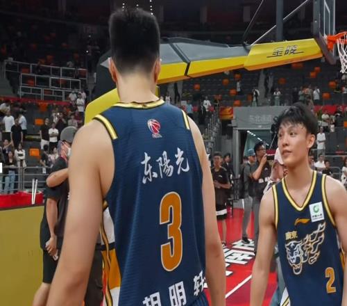 太适合广东队！CBA内线大杀器有望加盟，这可是五号位的答案