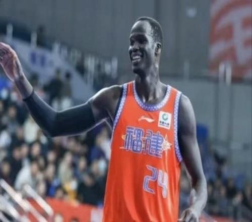 广东队接触NBA首轮大外援，身高2米13，场均17分10篮板