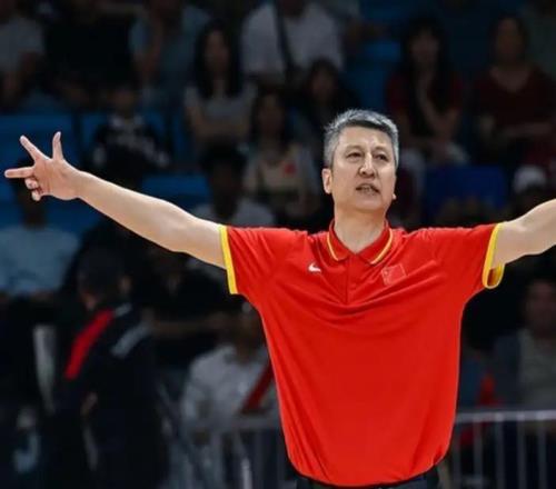 中国男篮要爆冷沙特强势反超比分！廖三宁22分，郭士强加油