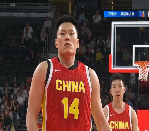 廖三宁低迷无缘决赛，李弘权空砍13篮板，胡金秋被压制