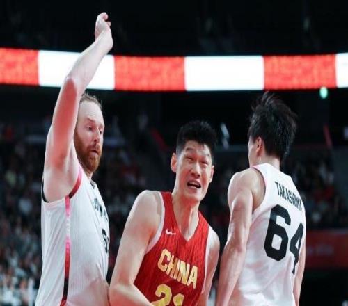 胡金秋：希望这批球员能把失利的比赛一场场打回来