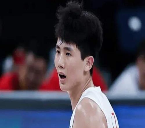 保持自律！李悦洲闪图与胡明轩、崔永熙加练，强度不错满头大汗