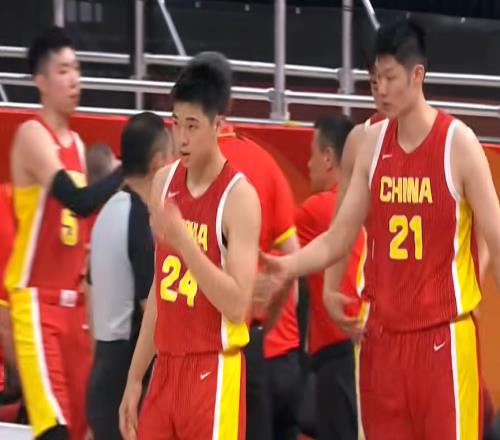 落后的篮球理念！中国男篮惨败日本，输球原因揭晓，特殊日子添堵