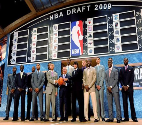 09年选秀只剩四人还在NBA，他们的人生都怎样了