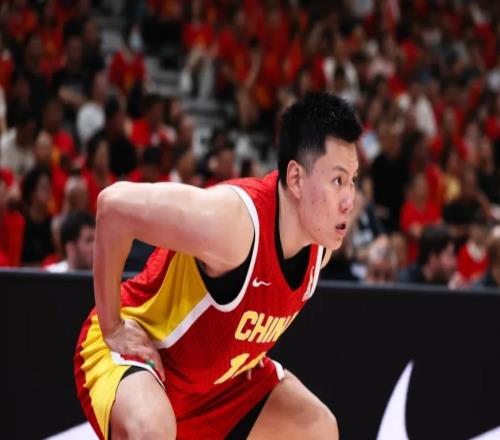 李弘权赵嘉义火线复出！中日大战三位裁判也确定中国男篮冲决赛胜算增加