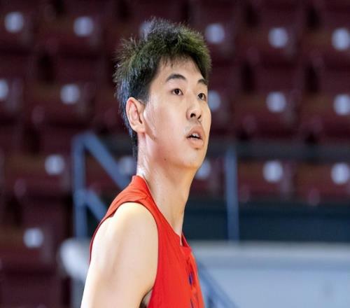 男篮为什么打不过日本崔永熙一针见血说出实情，原因很现实